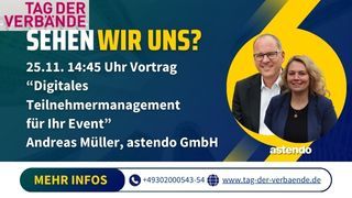 blauer Hintergrund, Foto Andreas Müller und Cynthia Geißler von astendo auf einem gelben Kreis