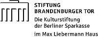 weißes Logo mit Abbildung der schwarzen Silhouette Brandenburger Tor und Schriftzug Stiftung Brandenburger Tor